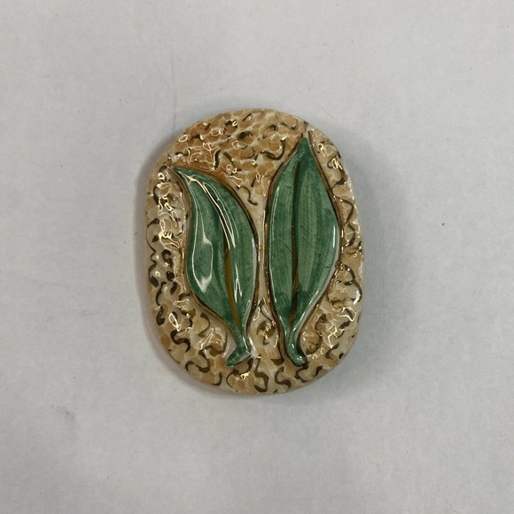 Vintage Beautiful Gold And White With Green Leafs Wooden Pin Brooch - Picture 1 of 12